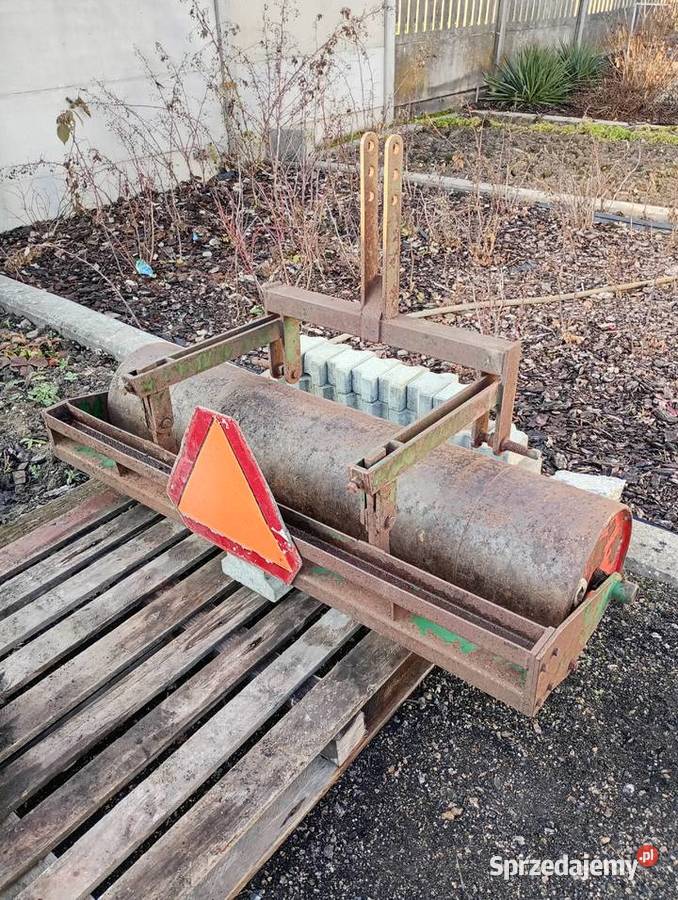 Walec do ciągnika nieuszkodzony Wały