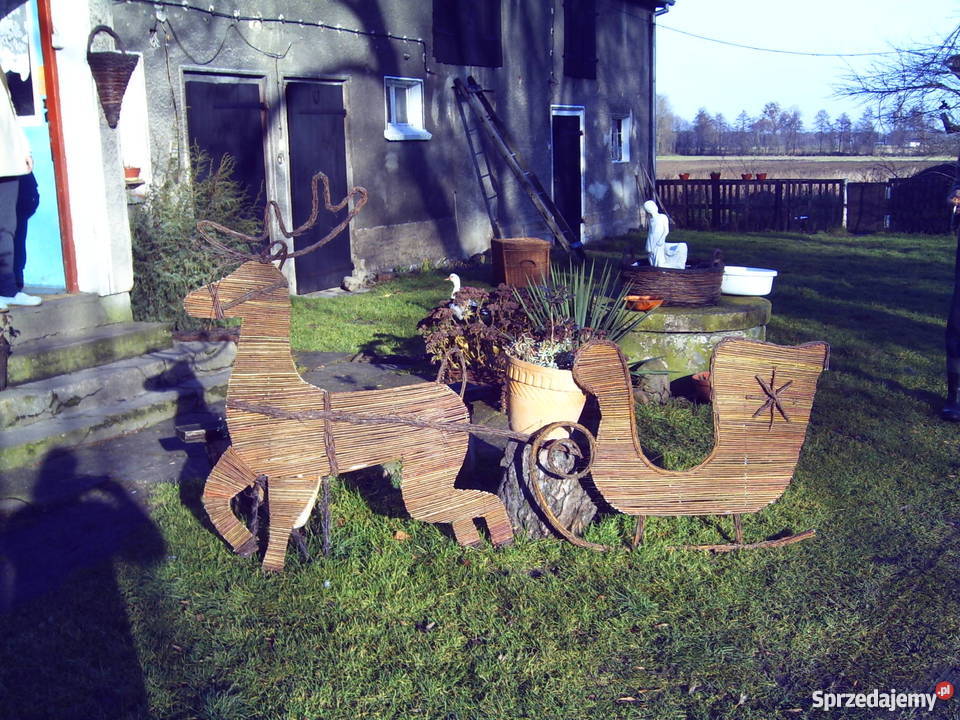 wiklinowy renifer z saniami na ścianę ogrodzenie