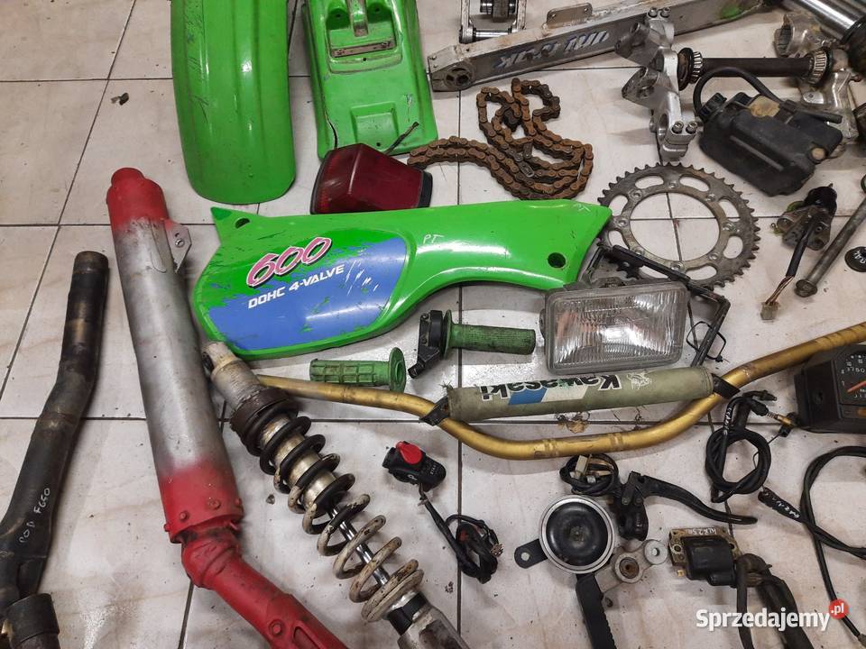 Kawasaki KLR 600 części bak owiewki lagi koło sprzedam