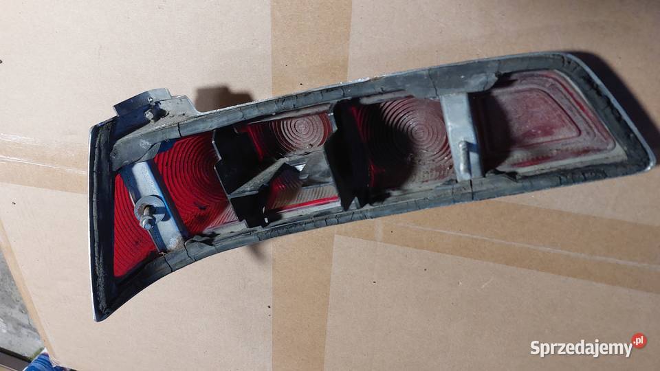 Mercedes W 110 klosz lampy