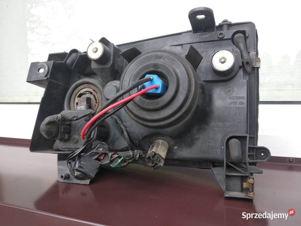 Nissan Terrano II 2 LIFT FL lampa przednia prawa Lampy przednie Motoryzacja Sieradz