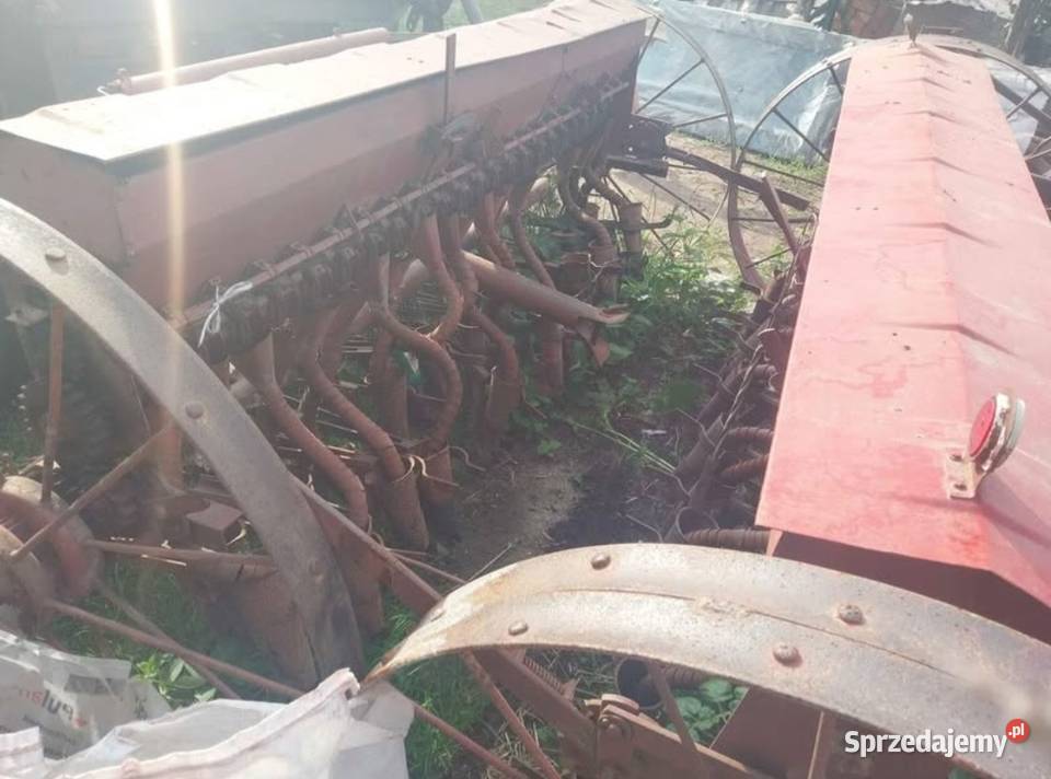 Siewniki konne 22 lejki x2 uszkodzony Krzywda
