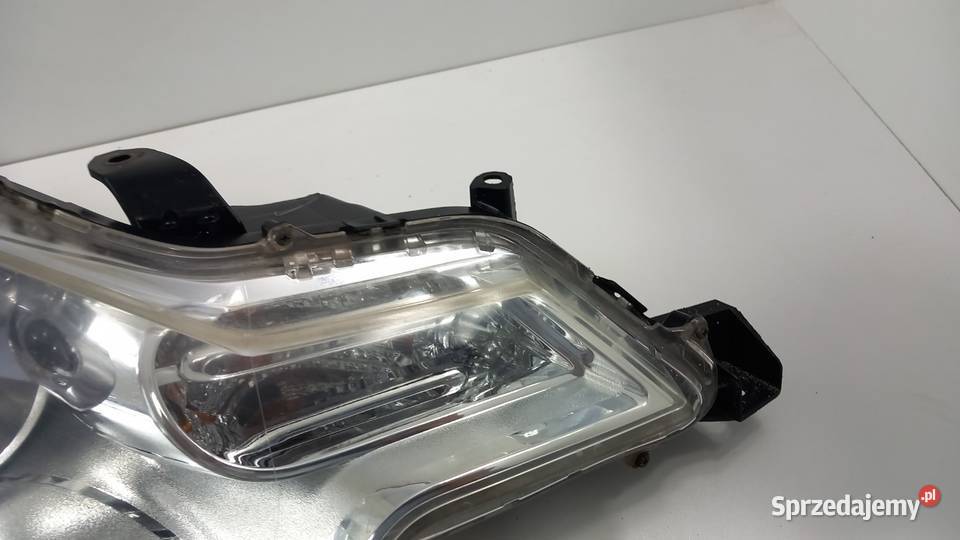 CCROSSER LAMPA PRZÓD PRAWA SOCZEWKA XENON Lampy przednie sprzedam