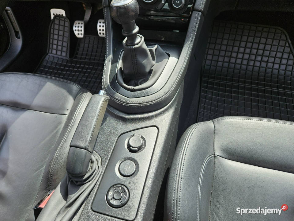 Peugeot RCZ Skóra Nawigacja Podgrzewane fotele elektrycznie ustawiane fotele