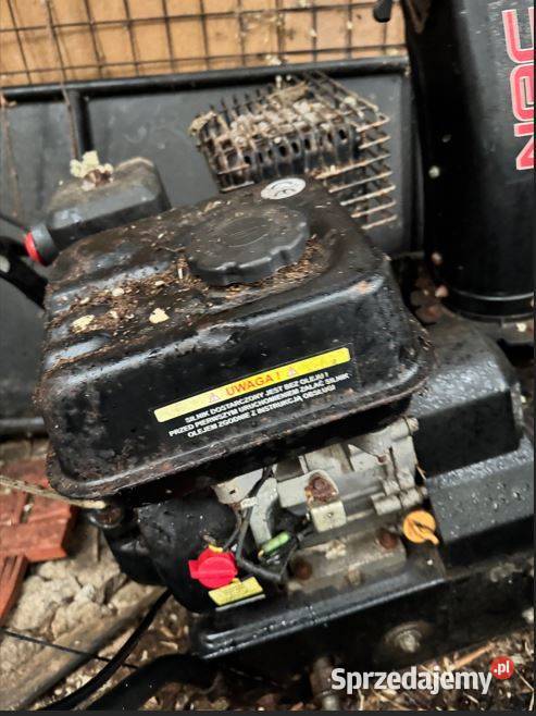 Syndyk sprzeda odśnieżarkę spalinową Myszewko