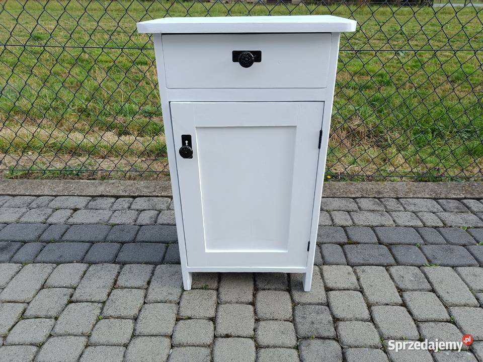 NAKASLIK biały SZAFKA drewniana stara 50x30 wys Brzostek
