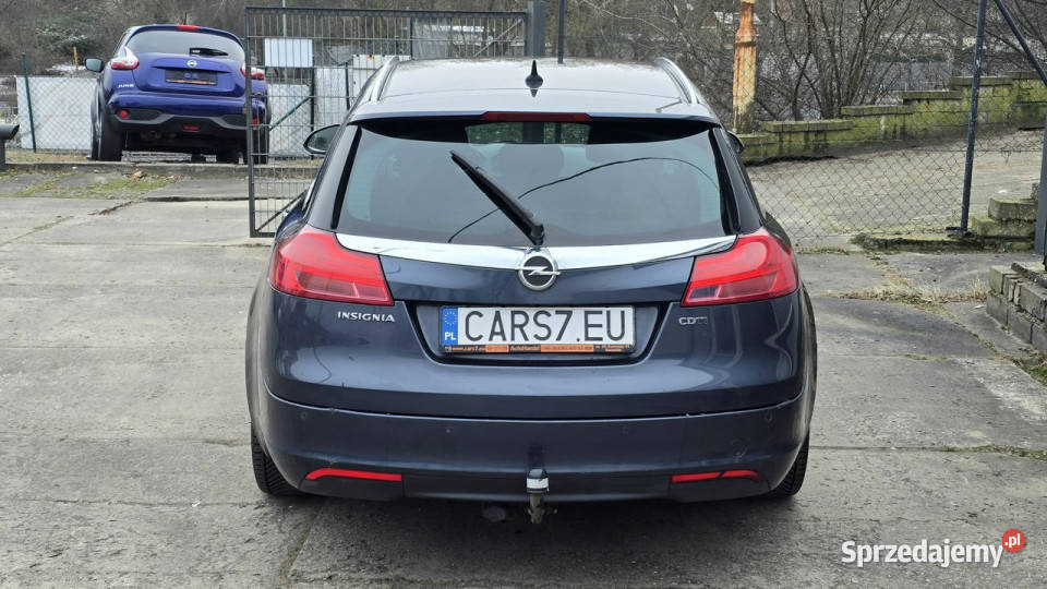 Opel Insignia czujniki parkowania nawigacja światła LED