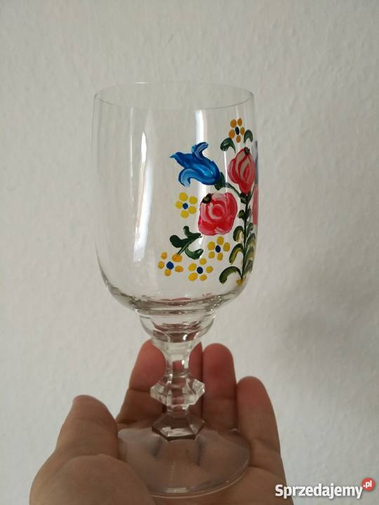Malowane kwiaty na kieliszkach Porcelana i szkło małopolskie Gorlice