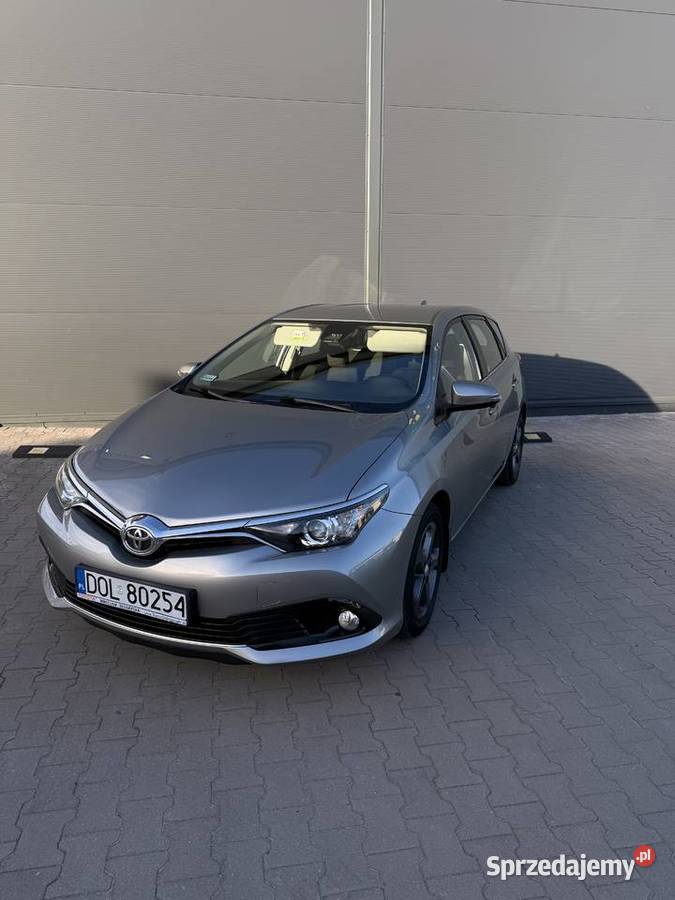 Toyota Auris 16 PREMIUM 132 Międzybórz