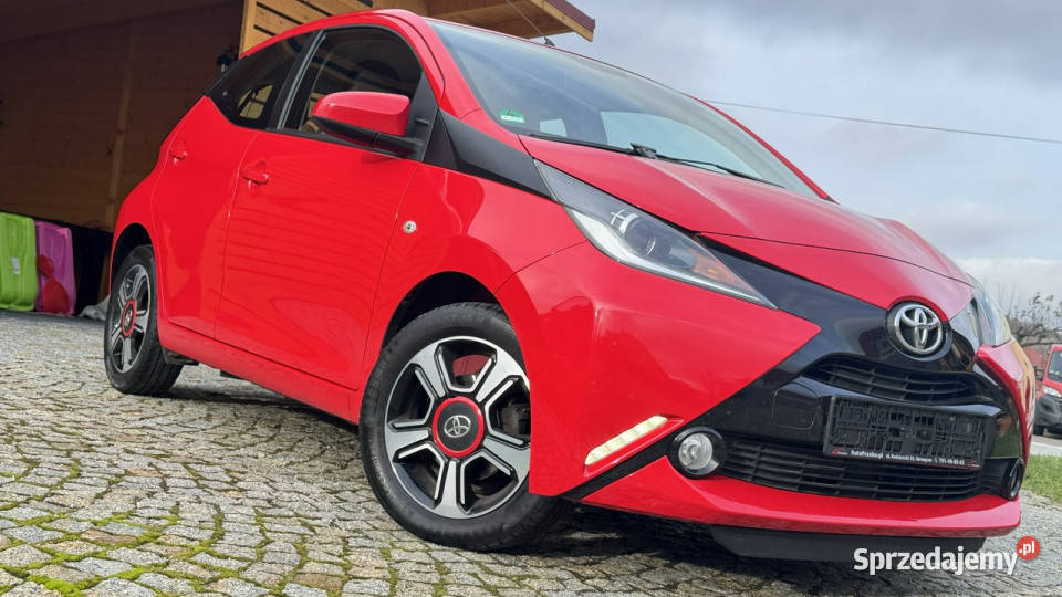 Toyota Aygo 10 Benz 70 z Niemiec Serwis 5 Drzwi bluetooth Strzegom
