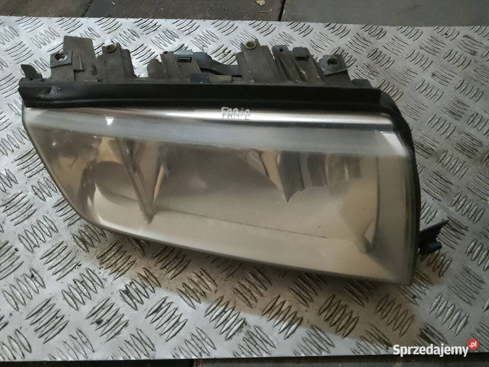 Lampa prawa przednia przód Skoda Fabia I Radłów