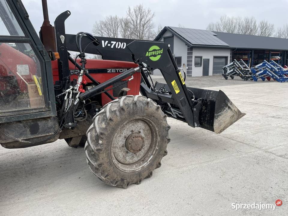 Ładowacz czołowy firmy Agrosped model V700 Ładowacze czołowe Stany Nowe