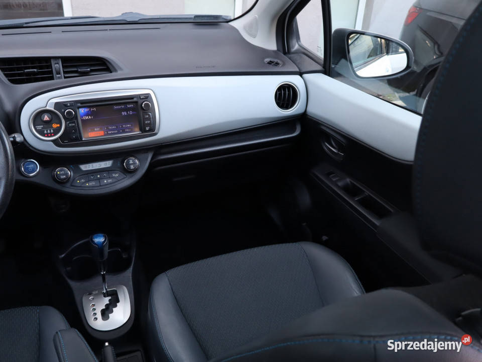 Toyota Yaris 15 Hybrid Katowice