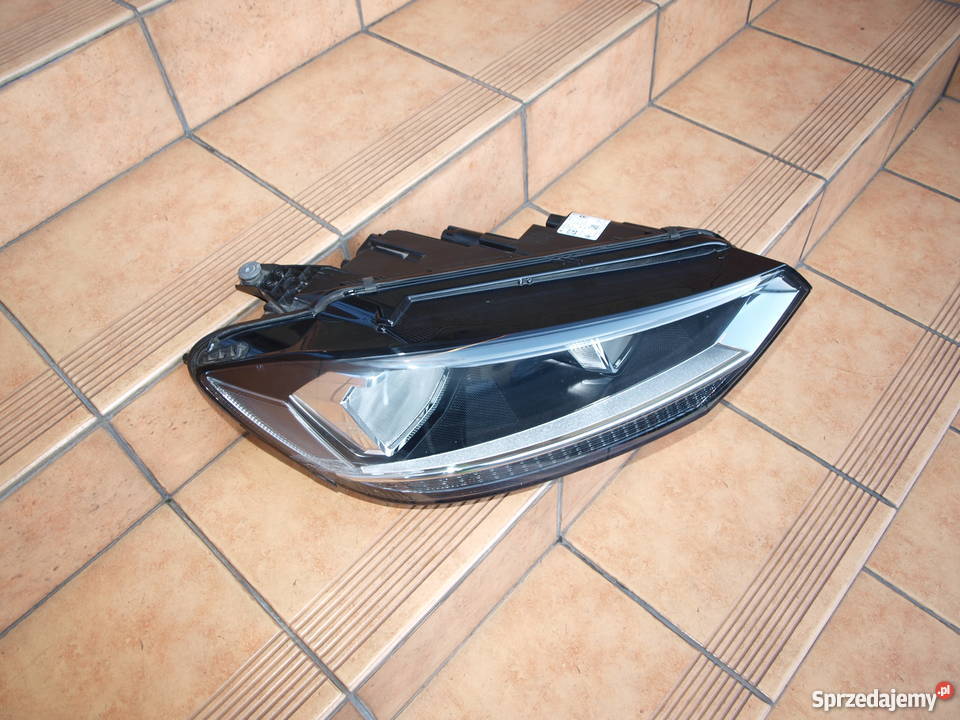 VW Touran lampa prawa przód zwykła 2015 2019r Prawe Oświetlenie Kalisz