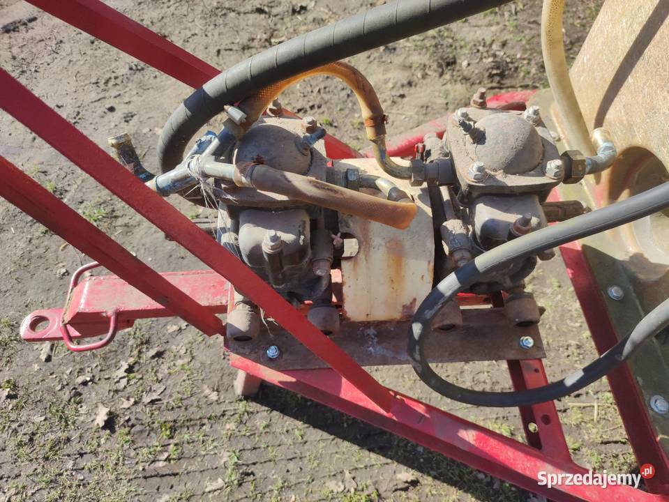 Opryskiwacz polowy ciągany 1000l Wieluń