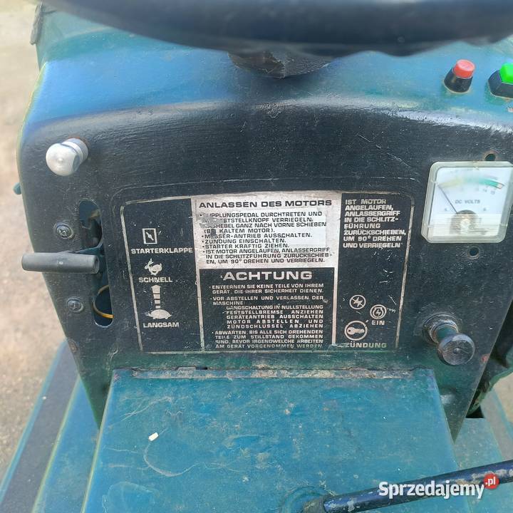 Mały traktorek kosiarka