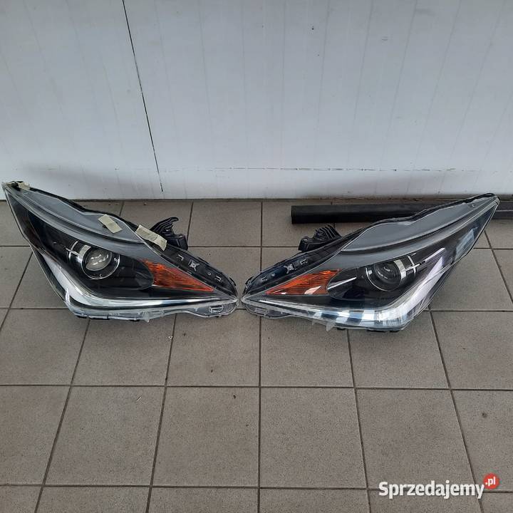 Lampy przód do Toyoty aygo 2014 uszkodzone