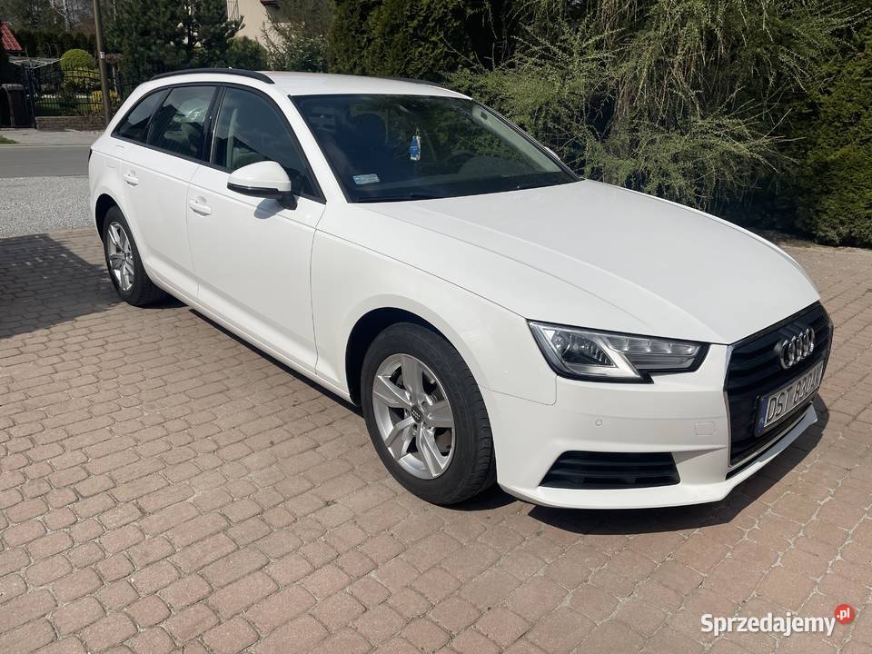 Audi a4 b9 avant super stan Rok produkcji 2016 A4 Strzelin sprzedam