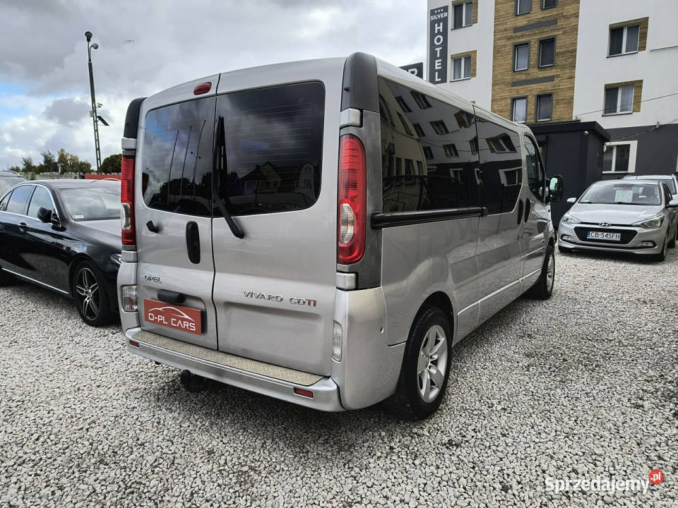 Opel Vivaro 9cio osobowy Salon HAK ALU I Bydgoszcz