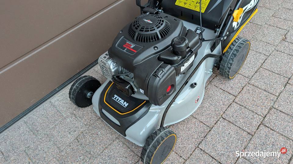Kosiarka spalinowa TITAN TTLMP300SP40 samojezdna Jadowniki sprzedam