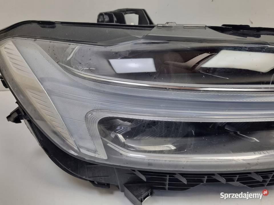 Volvo XC60 II LIFT 21 PRZEDNIA LAMPA PRAWA prawy Lampy przednie Chełm