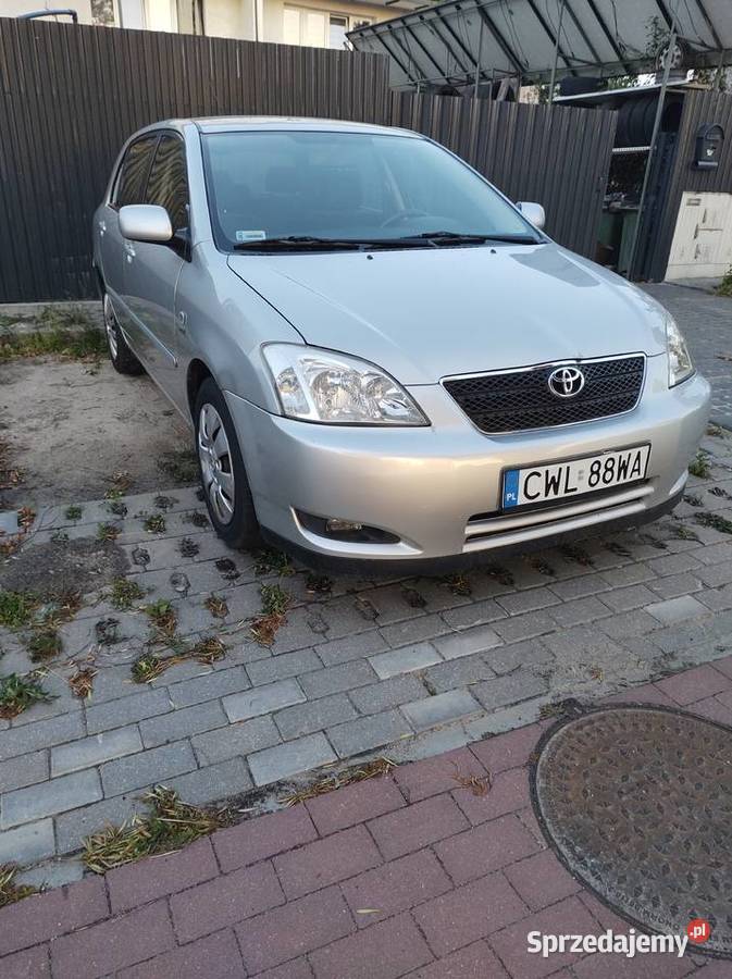 Toyota Corolla 16 benzyna zadbananiezniszczona światła LED Szpetal Górny