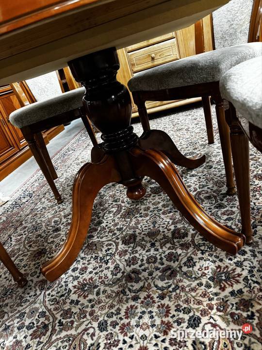 Stół okrągły włoski rozkładany 4 krzesła Ełk sprzedam