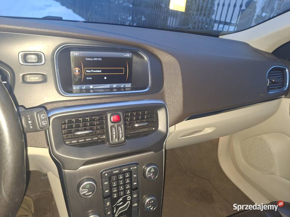 Sprzedam volvo v40 d2 2013