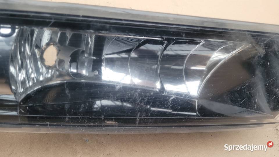SKODA SUPERB 3 III HALOGEN PRAWY 1566 Ruda Śląska sprzedam
