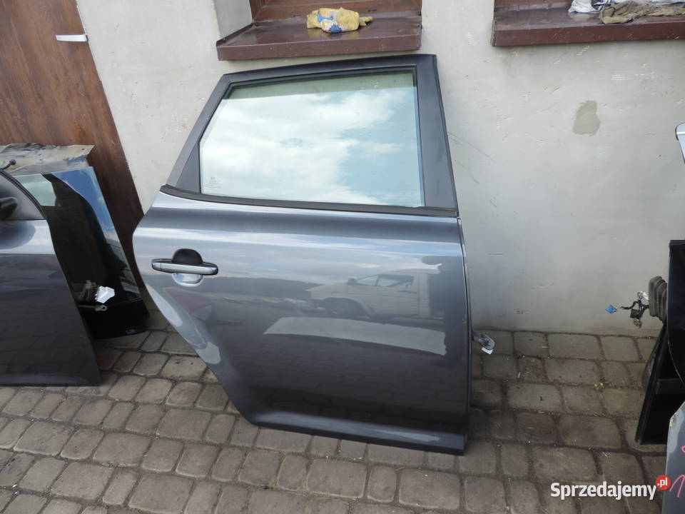 KIA CEED I LIFT KOMBI DRZWI PRAWY TYŁ 5K Rok produkcji 2010 Nowy Sącz