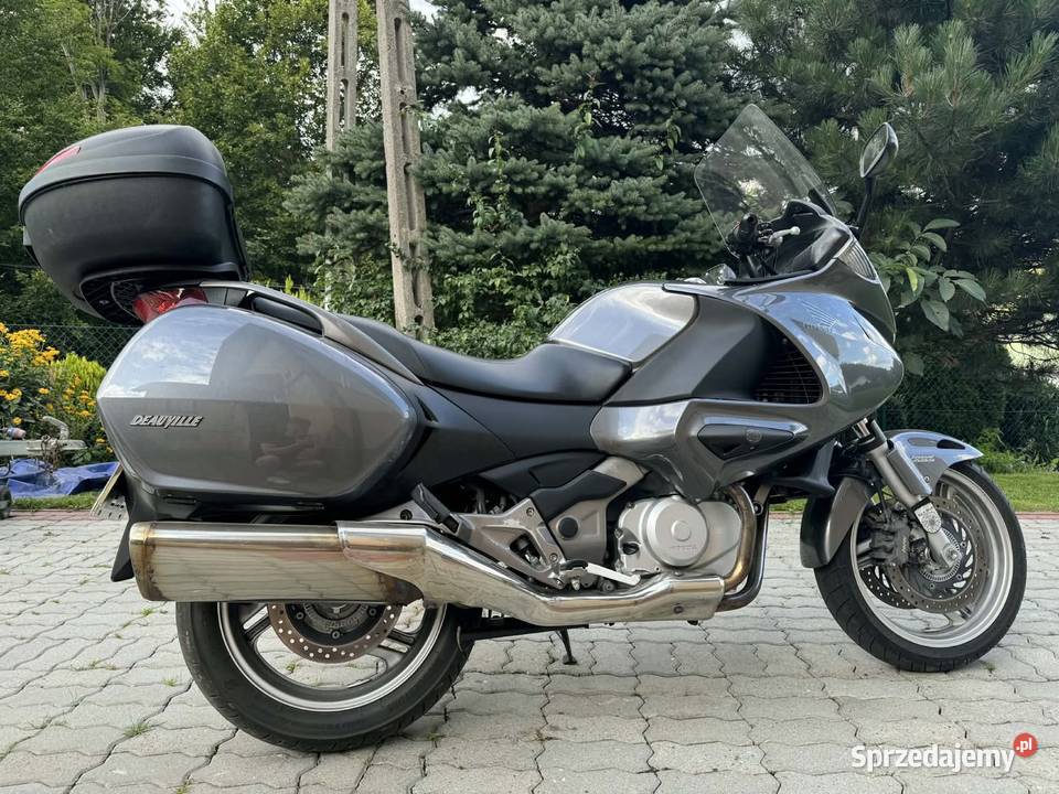 Motocykl Honda Deauville srebrny