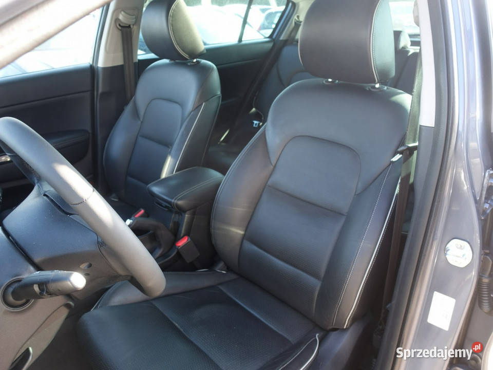 Kia Sportage 17D Xenon Panorama Skóra Ledy Navi lakier metallic śląskie Częstochowa sprzedam