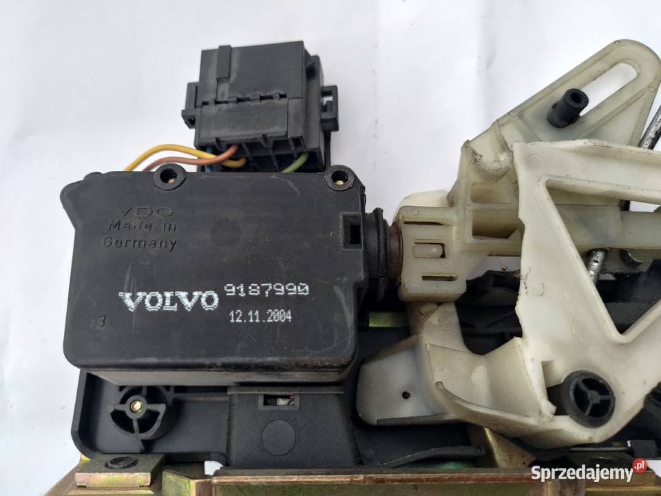 Zamek klapy bagażnika Volvo V70 XC70 20002007 sprzedam