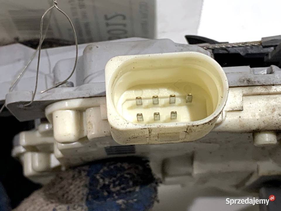 ZAMEK DRZWI PRAWY PRZÓD VW PASSAT B7 Kombi