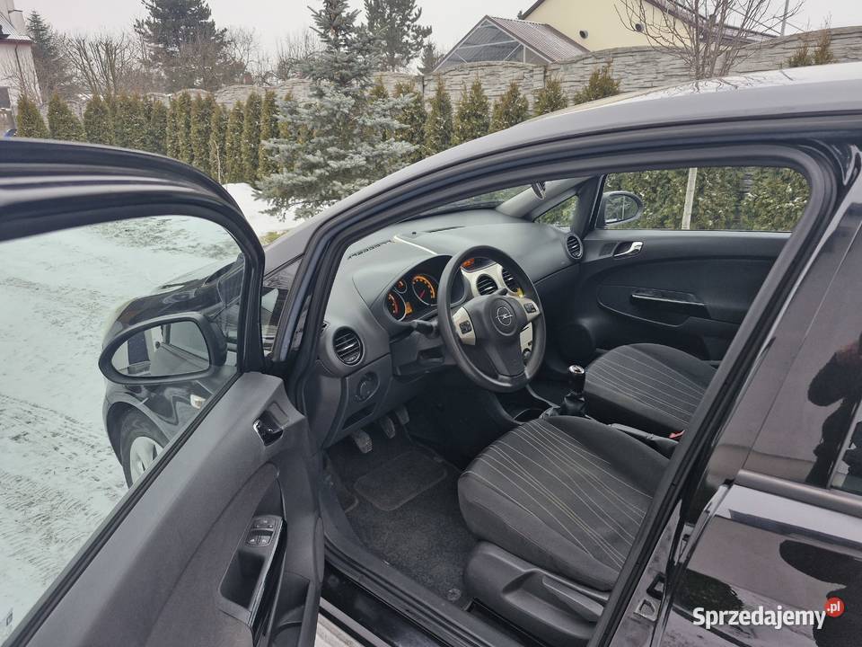 Opel Corsa D 12 benzyna 80 5 drzwi klima manualna