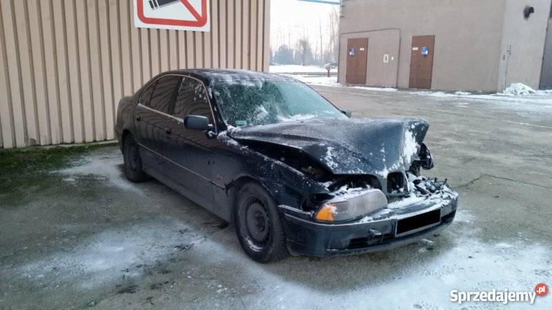 BMW E39 520i uszkodzony 1991cm3 Kutno