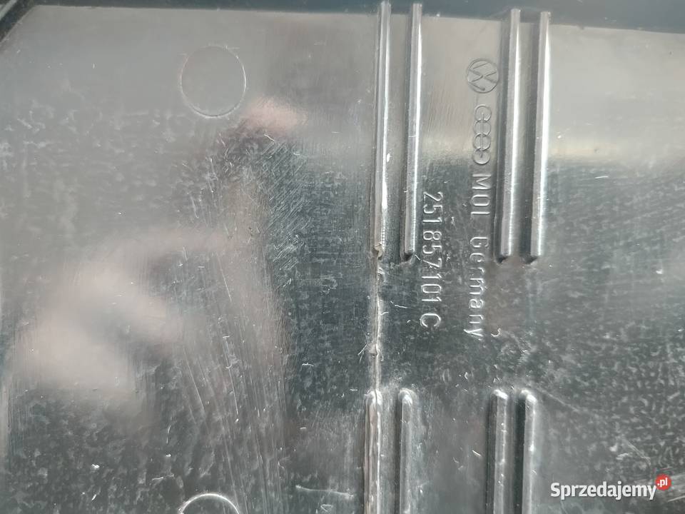 Schowek do VW T3 251857101C z haczykami Schowki, półki