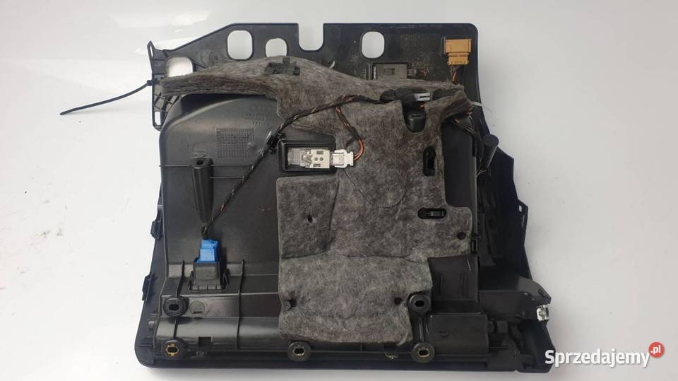 SCHOWEK SOUL 8K1857035 AUDI A4 S4 B8 Lipno