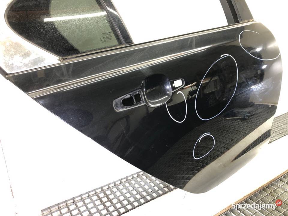 DRZWI PRAWY TYŁ JAGUAR XE SedanLimuzyna
