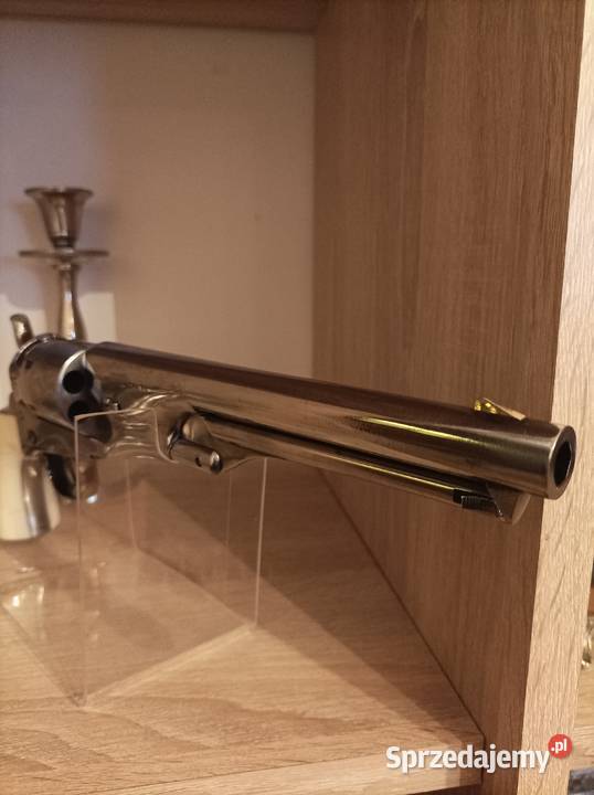 Czarnoprochowy rewolwer Colt Navy 1861 kal 36