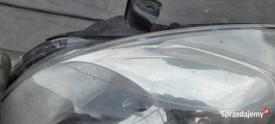 TOYOTA YARIS II REFLEKTOR PRAWY LAMPA PRAWA śląskie Ruda Śląska sprzedam