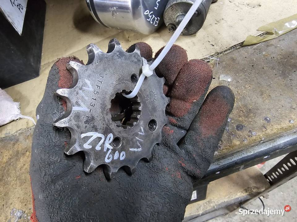 Kawasaki ZZR 600 zębatka napędowa nakrętka Zębatki napędowe Jelenia Góra