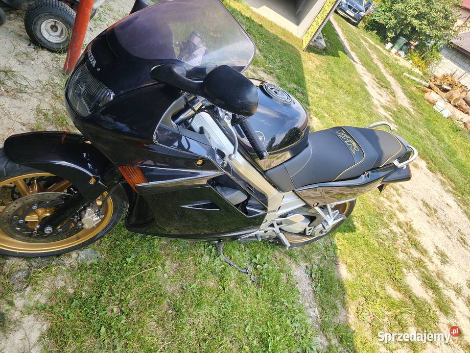 Honda VFR 750 rc36 94r ładna V4 Honda Zamch