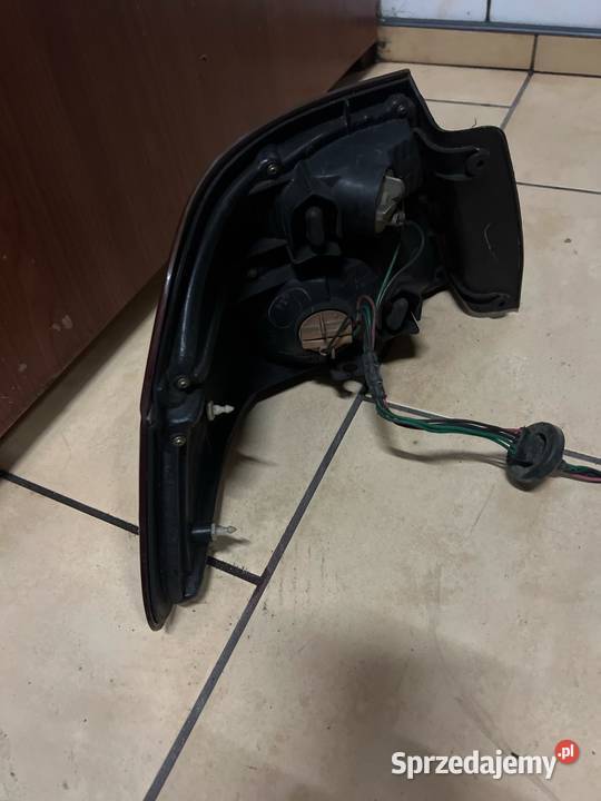 Lampa tyl prawa mazda 626sedan Lampy tylne Margonin sprzedam