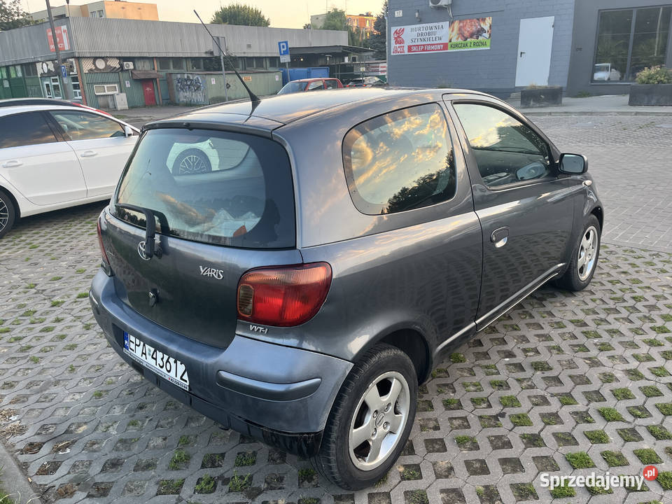 Toyota Yaris 13 benzyna 87 2005 polift oc pt maj nieuszkodzony Yaris łódzkie Pabianice