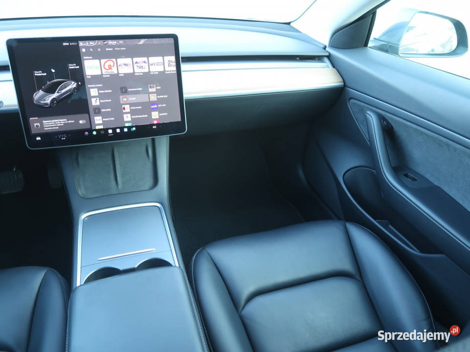 Tesla Model 3 Long Range 4WD 79kWh światła LED