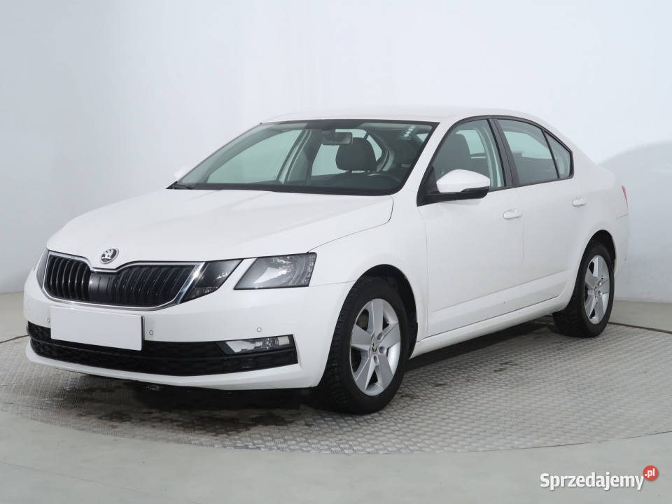 Skoda Octavia 10 TSI biały