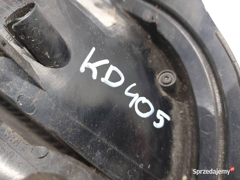 PEUGEOT 108 17r lampa prawa tył