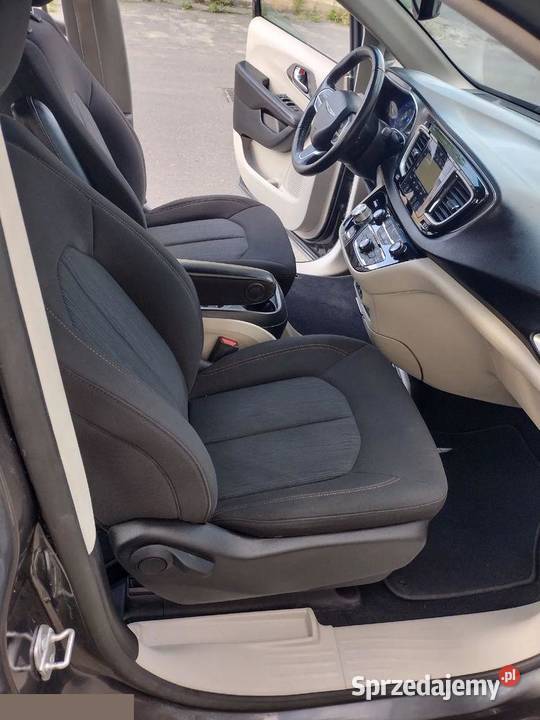 Chrysler Pacifica 36 Benzyna 291 2020r mazowieckie Radom