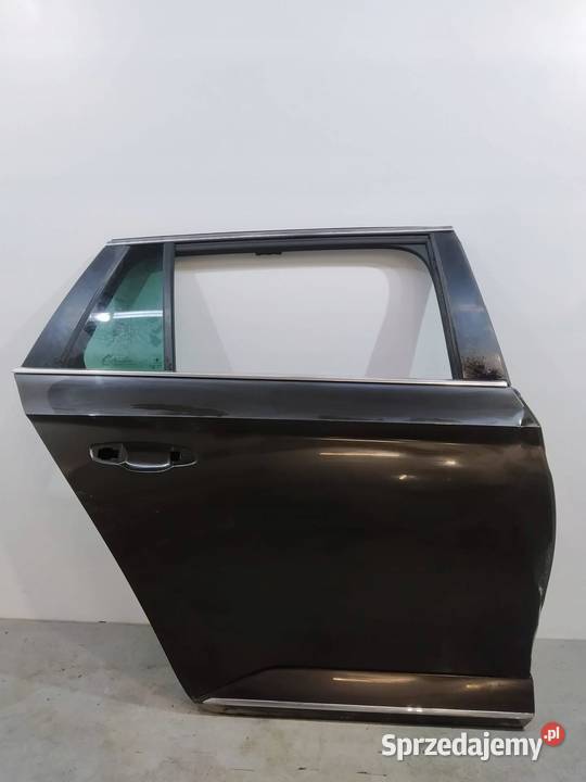 DRZWI PRAWE TYŁ KOMBI USZKODZONE Skoda Superb Drzwi